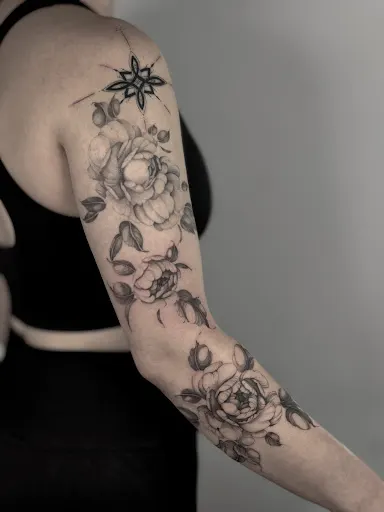 Ola Biedrzycka | Delikatne tatuaże | Legionowo